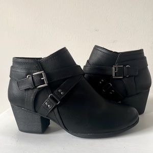 New attitude 2.25” heeled ankle boots